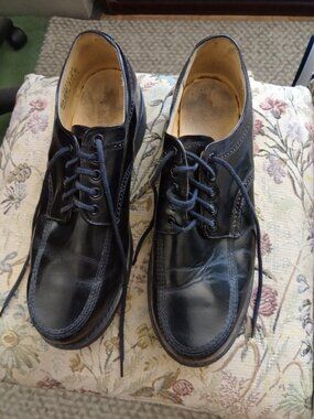 Size 10 E (wide fit) Men's black work shoes - brand unknown